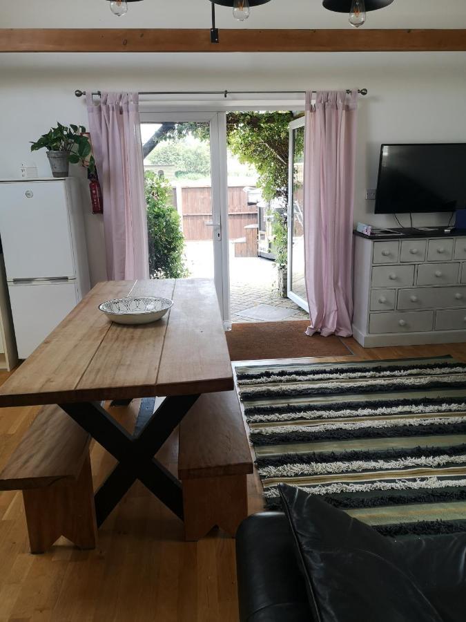 Oak Cottage With Private Log Fired Hot Tub Maidstone Esterno foto